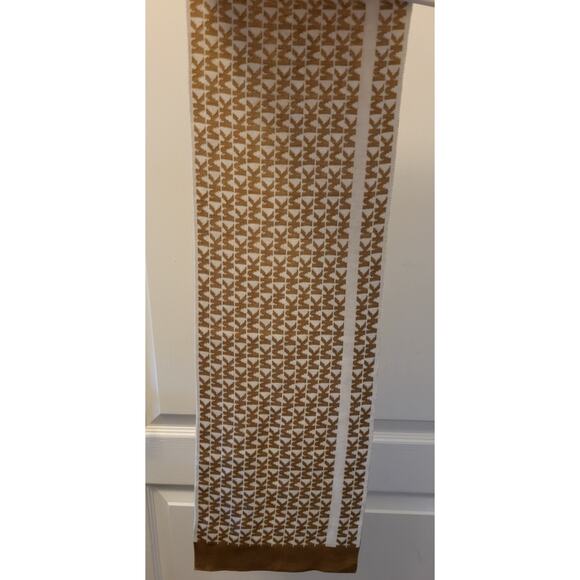 Michael Kors Reversible Scarf Beige & Cream Signature Scarf 64" L x 9.5" W - Picture 5 of 8